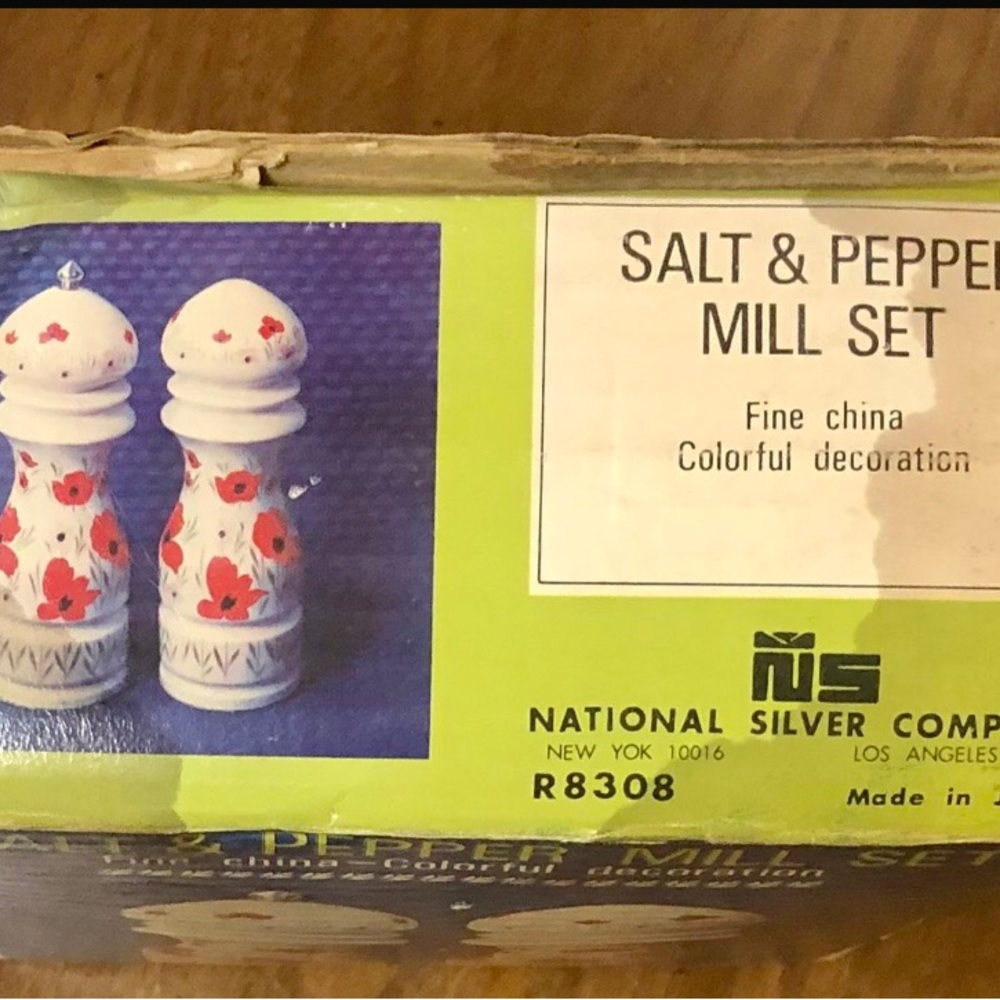 National Silver Company Salt and Pepper Mill Set Fine China made Japan